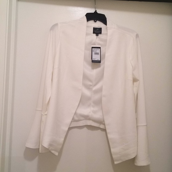 Adrianna Papell Jackets & Blazers - NWT Elegant White Blazer